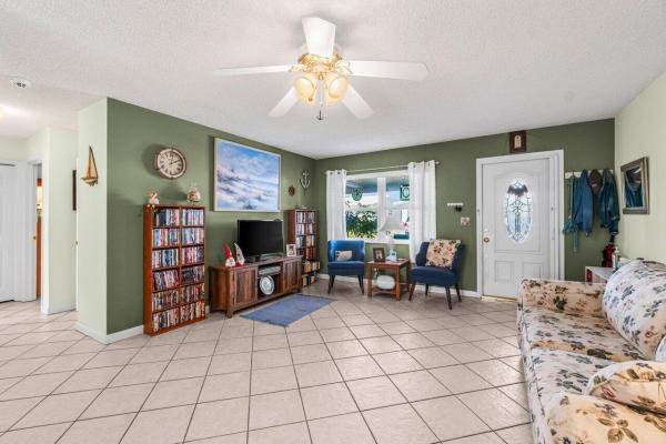 Palm Beach Leisureville, 2386 SW 13th Ave, Boynton Beach, Florida 33426, image 1