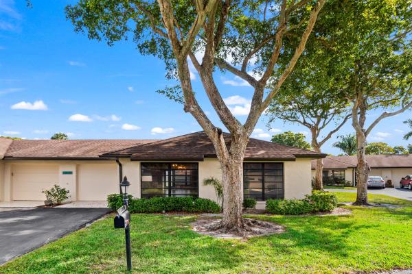 Greentree Villas, 10439 Quailwood Ln #B, Boynton Beach, Florida 33436, image 1