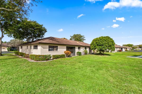 Greentree Villas, 10439 Quailwood Ln #B, Boynton Beach, Florida 33436, image 1