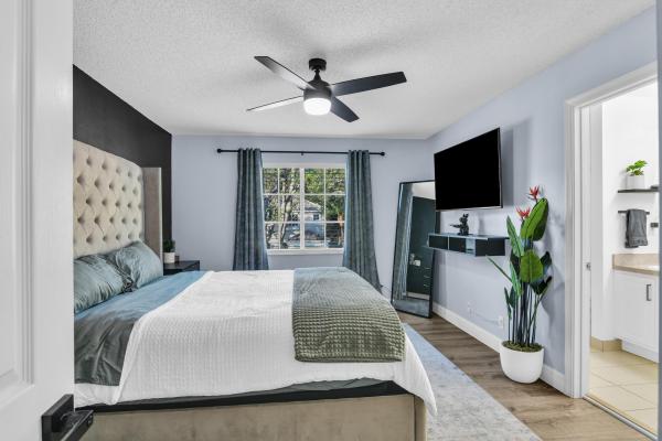 Palmbrooke Townhomes, 4724 Palmbrooke Cir, West Palm Beach, Florida 33417, image 1