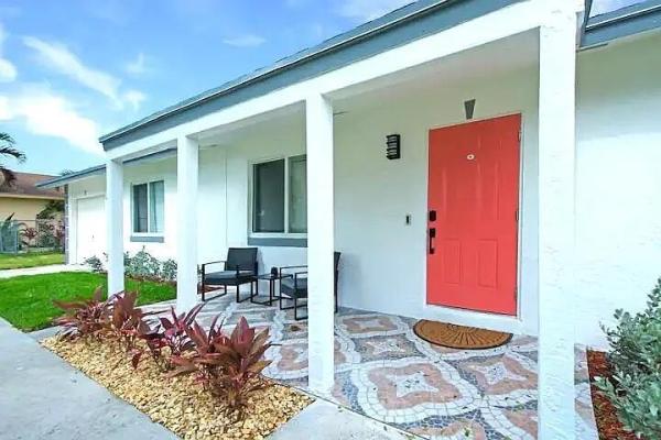 Palm Beach Lakes North, 4201 Waverly, West Palm Beach, Florida 33407, image 1