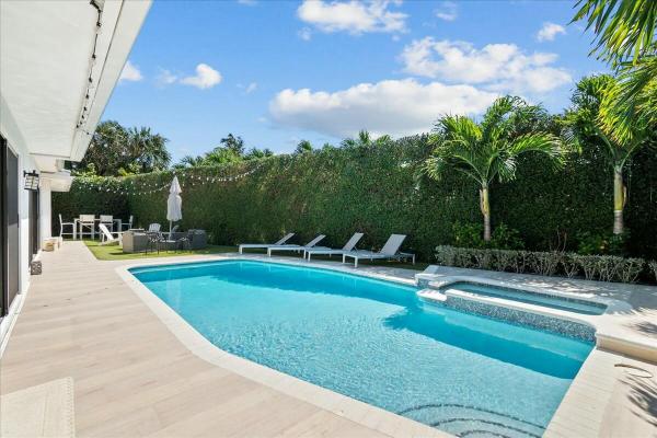 Jupiter Inlet Beach Colony, 27 Ocean Dr, Jupiter Inlet Colony, Florida 33469, image 1
