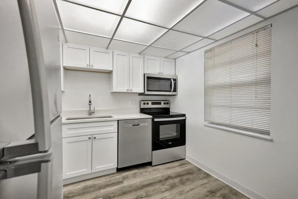 Abbey Village, 22 Abbey Ln #107, Delray Beach, Florida 33446, image 2