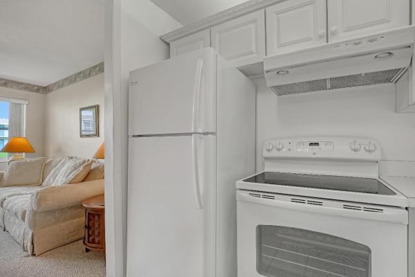 Sterling Village, 680 Horizons #110, Boynton Beach, Florida 33435, image 1