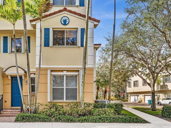 Parkside Square, 2921 S Greenleaf Cir, Boynton Beach, Florida 33426, image 1