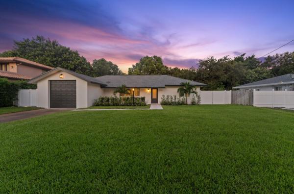 Paradise Palms, 632 E Conference Dr, Boca Raton, Florida 33486, image 1