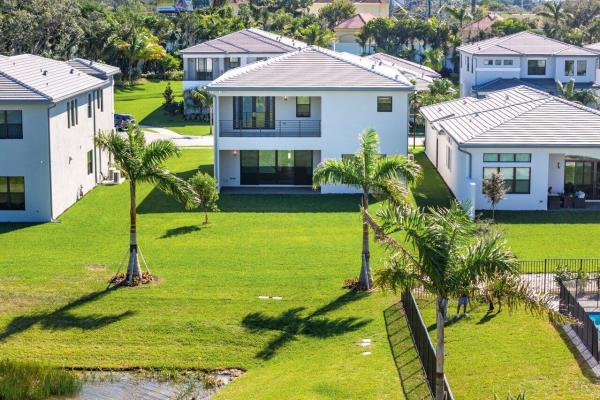 8227 Essex Country Club Dr, Boca Raton, Florida 33434, image 1