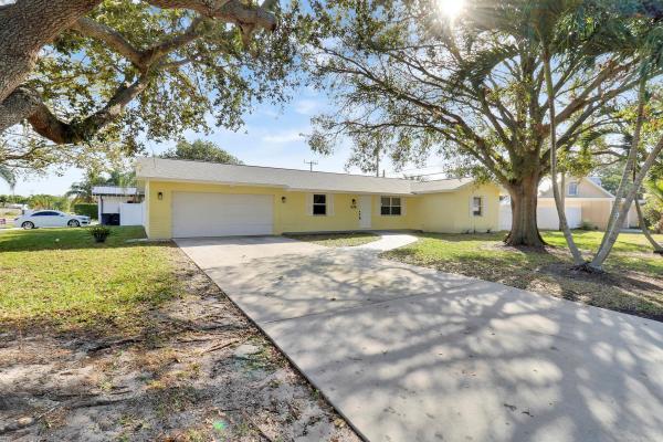 Palm Beach Gardens Estates, 678 Riverside Dr, Palm Beach Gardens, Florida 33410, image 1