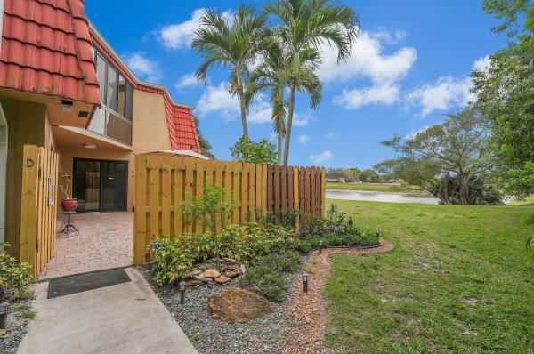 Banyan Lake, 8400 Trent Ct #D, Boca Raton, Florida 33433, image 1