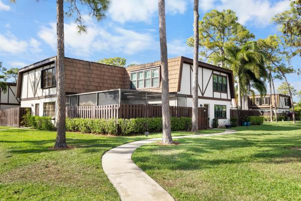 Weybridge Townhomes, 109 Weybridge Cir #B, Royal Palm Beach, Florida 33411, image 1