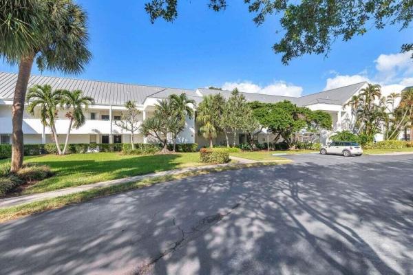 Poolside Villas At Jupiter Ocean & Racquet Club, 1605 S Us Highway 1 #M2-107, Jupiter, Florida 33477, image 1