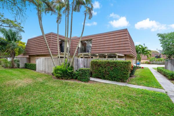 Garden Lakes, 821 8th Ln, Palm Beach Gardens, Florida 33418, image 1
