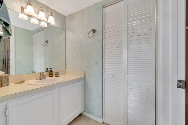 Lake Windwood, 330 Palmwood Pl #2070, Boca Raton, Florida 33431, image 3
