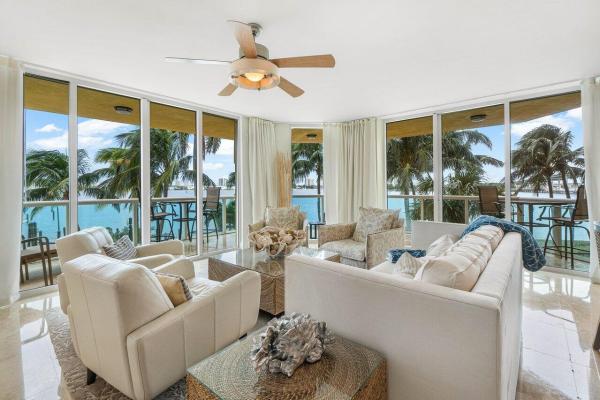 Marina Grande Club & Residences, 2650 Lake Shore Dr #206, Riviera Beach, Florida 33404, image 1