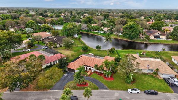 Oakwood, 320 NW 101st Ave, Coral Springs, Florida 33071, image 1