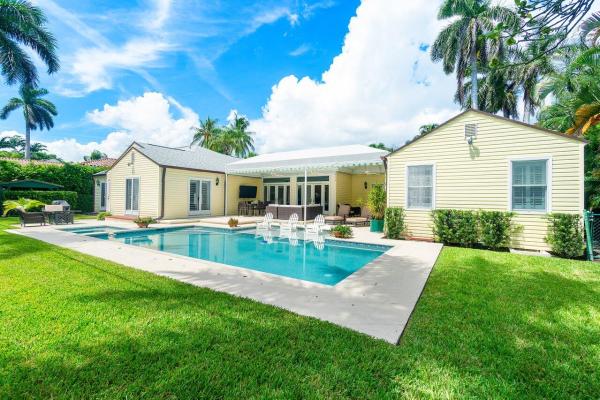 Drake Park, 240 Miraflores Dr, Palm Beach, Florida 33480, image 1