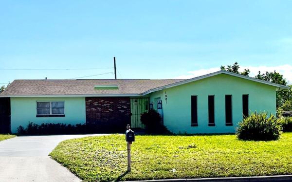 Cottage Park, 1801 Avenue M, Fort Pierce, Florida 34950, image 1
