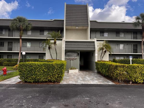 4070 Tivoli Ct #202, Lake Worth Beach, Florida 33467, image 1