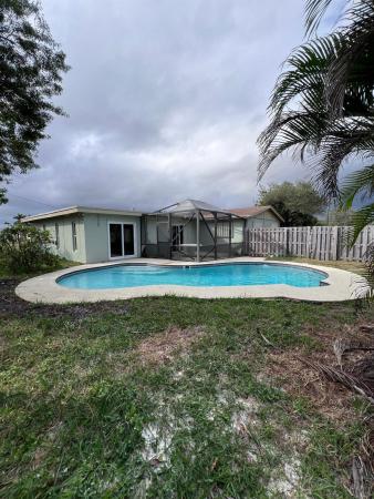 Park Manor, 371 W 32nd St, Riviera Beach, Florida 33404, image 1