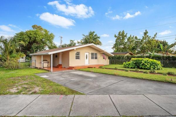 Hollywood Heights Estates, 6528 Pines Pkwy, Hollywood, Florida 33023, image 1