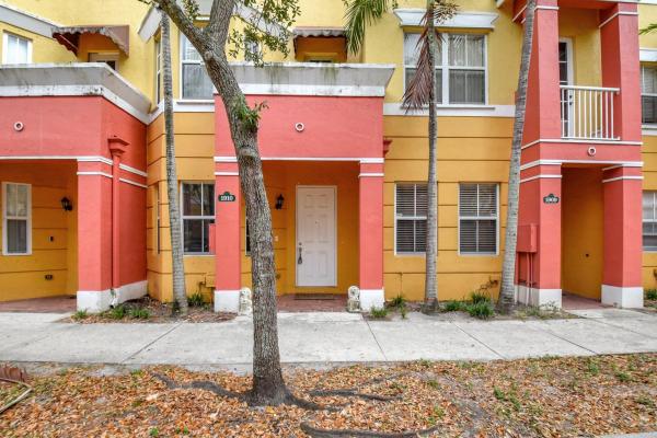 Shoma Townhomes At Royal Palm Beach, 1910 Shoma Dr, West Palm Beach, Florida 33414, image 1