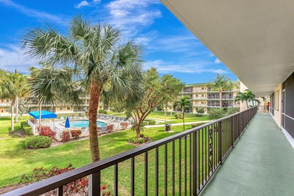 Hampton Gardens, 806 SE 7th St #201, Deerfield Beach, Florida 33441, image 1