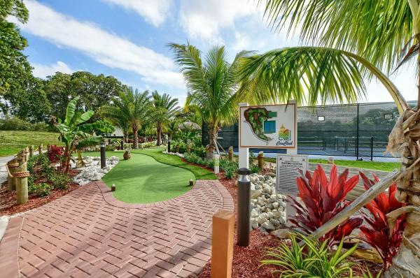 Oakridge, 56 Oakridge E, Deerfield Beach, Florida 33442, image 2
