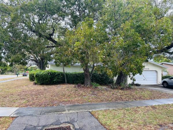 Boca Raton Square, 679 SW 17th Ct, Boca Raton, Florida 33486, image 1