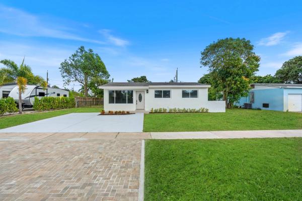 Palm Springs Village, 124 Henthorne Dr, Palm Springs, Florida 33461, image 1