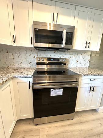 Ashley At Cresthaven Villas, 2810 Ashley Dr E #D, West Palm Beach, Florida 33415, image 2