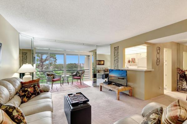 Princeton At Poinciana Place, 3755 Via Poinciana #606, Lake Worth Beach, Florida 33467, image 1