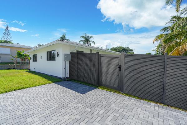 Decarie, 303 De Carie St, Delray Beach, Florida 33444, image 1