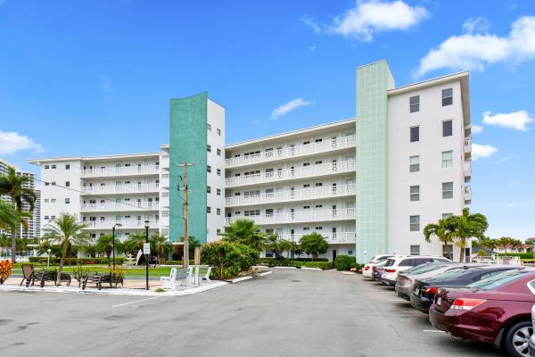 Golden Bay Towers, 3209 S Ocean Dr #1-G, Hallandale Beach, Florida 33009, image 1