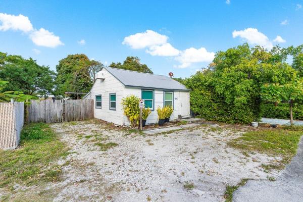 Ridge Grove, 1047 Miner Rd, Lake Worth Beach, Florida 33462, image 1