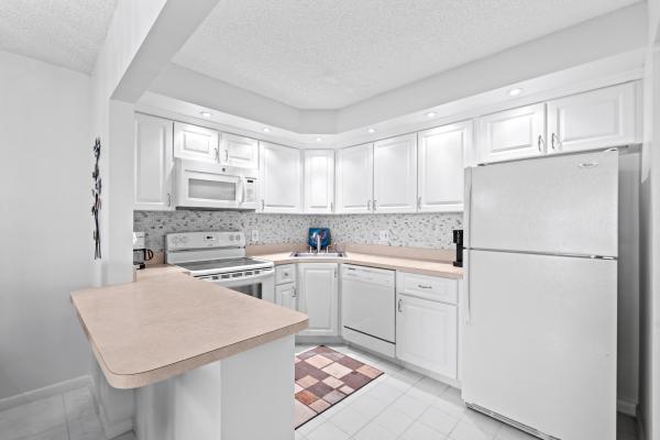 Pine Ridge 3, 337 Pine Ridge Cir #B-1, Greenacres, Florida 33463, image 1