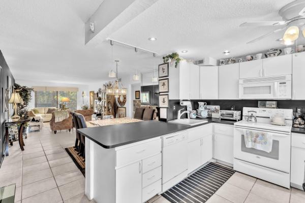 Granada Village, 2003 Granada Dr #D3, Coconut Creek, Florida 33066, image 1