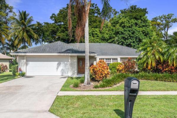 Sugar Pond Manor, 691 Foresteria Ave, Wellington, Florida 33414, image 1