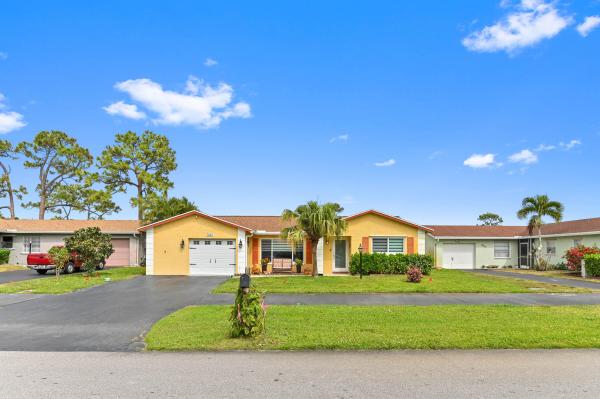 Lucerne Lakes North, 7267 Pine Manor Dr, Lake Worth Beach, Florida 33467, image 1