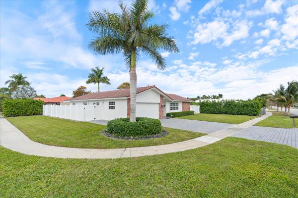 University Park Country Club Estates, 113 Burning Tree Ln, Boca Raton, Florida 33431, image 1
