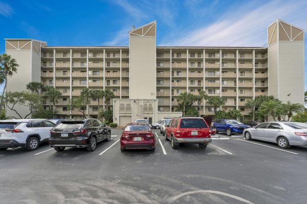 Huntington Lakes 1, 14475 Strathmore Ln #703, Delray Beach, Florida 33446, image 1