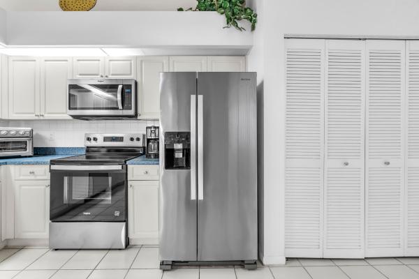 Emerald Pointe, 7773 Silver Lake Dr, Delray Beach, Florida 33446, image 2