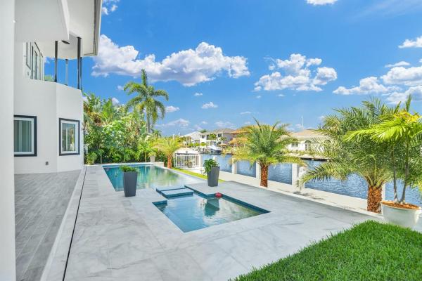 Coral Key Villas, 2641 NE 48th St, Lighthouse Point, Florida 33064, image 1