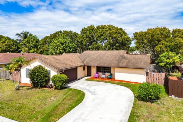 Foxwood Estates Of Lakeside Green, 4940 Marbella Rd, West Palm Beach, Florida 33417, image 1