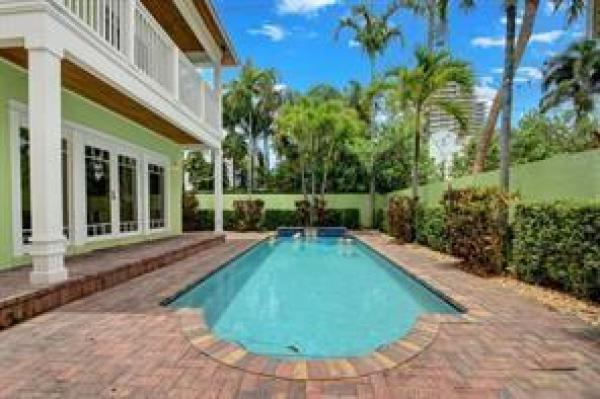 Carlberg Court, 215 Vallette Way, West Palm Beach, Florida 33401, image 1