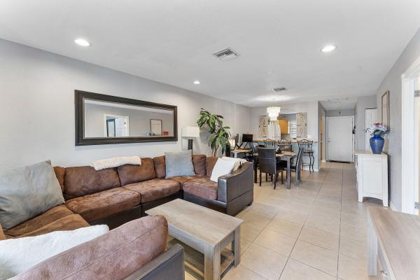 Charolais, 126 Sparrow Dr #14b, Royal Palm Beach, Florida 33411, image 1