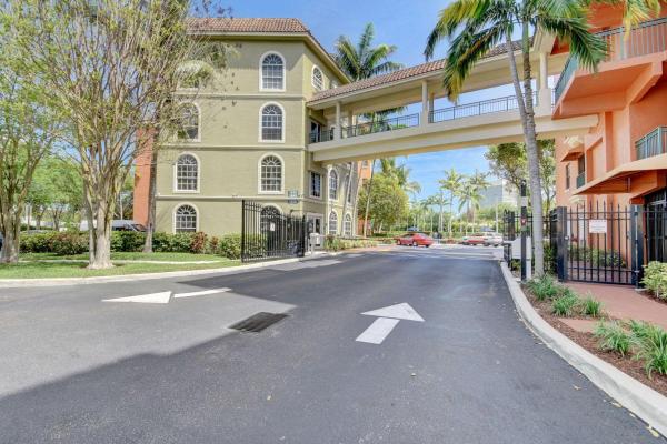 Park Place, 1640 Presidential Way #105, West Palm Beach, Florida 33401, image 1