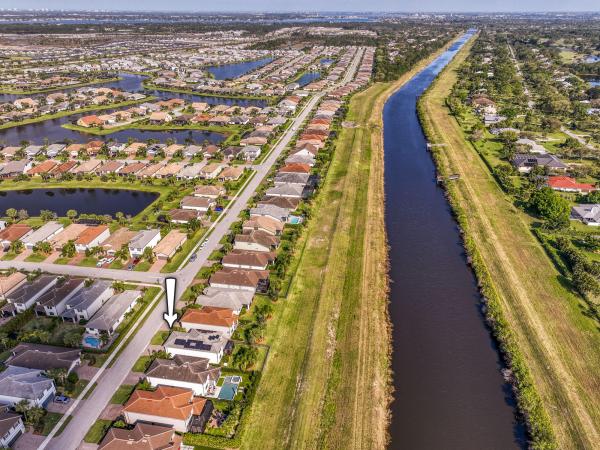 Veranda Gardens, 800 SE Villandry Way, Port St. Lucie, Florida 34984, image 1