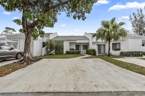 Lantern Walk, 226 Par Dr, Royal Palm Beach, Florida 33411, image 1