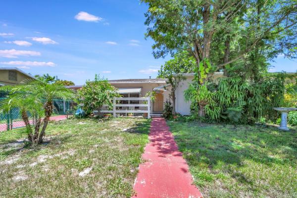 Tropical Heights, 1426 Tropical Dr, Lake Worth Beach, Florida 33460, image 1