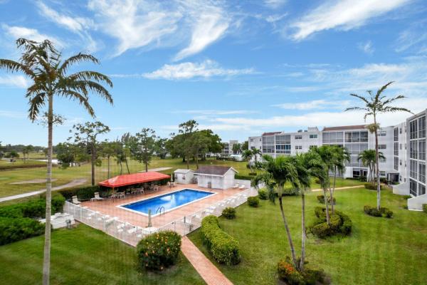 Carlisle At Poinciana Place, 6850 10th Ave #305, Lake Worth Beach, Florida 33467, image 1